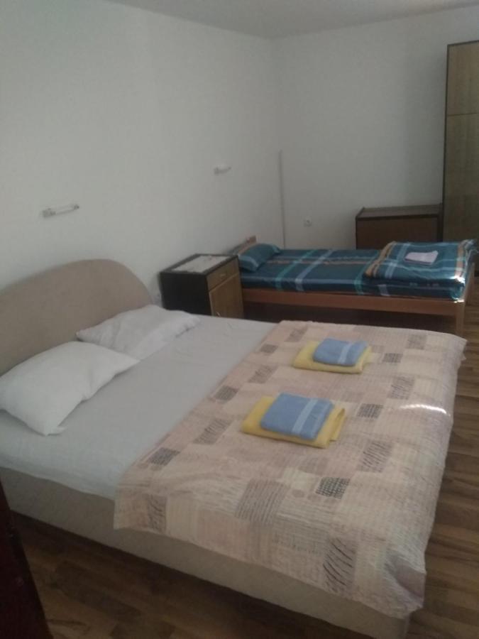 Family Apartman Ana - Star Galambóc Kültér fotó