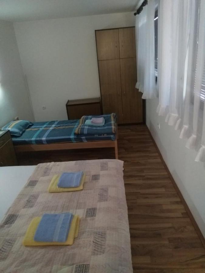 Family Apartman Ana - Star Galambóc Kültér fotó